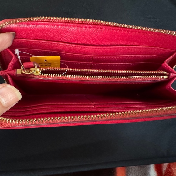 Tory Burch Wallet - Picture 3 of 6